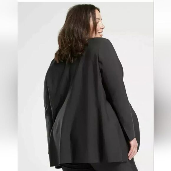 Athleta Avenues wrinkle resistant  Blazer/ Jacket . Style 982816. Size 24 NWT - Picture 2 of 6